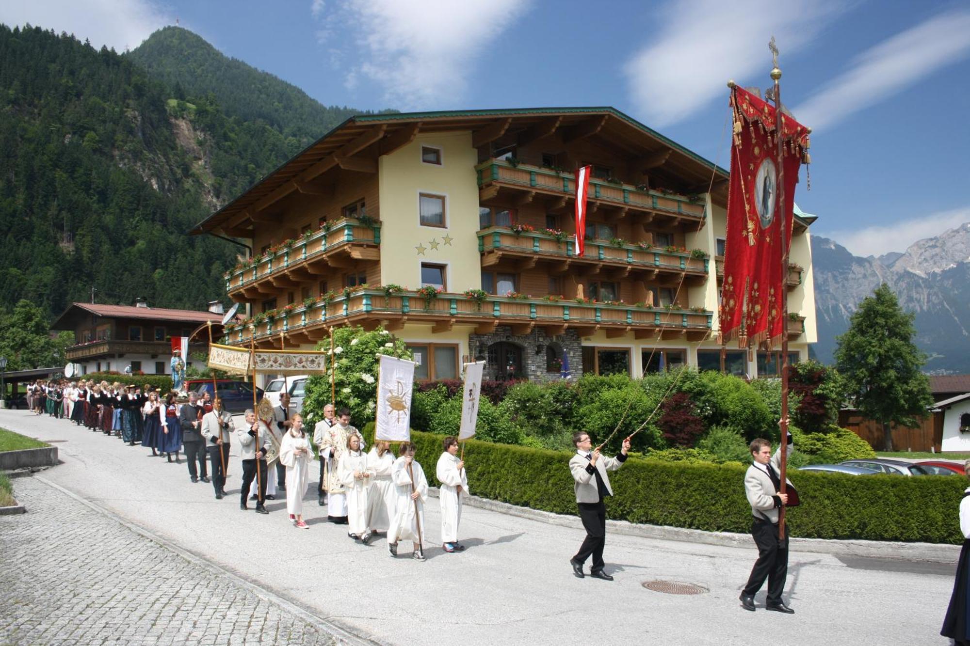 Hotel Gasthof Jaeger Zillertal Schlitters Bagian luar foto