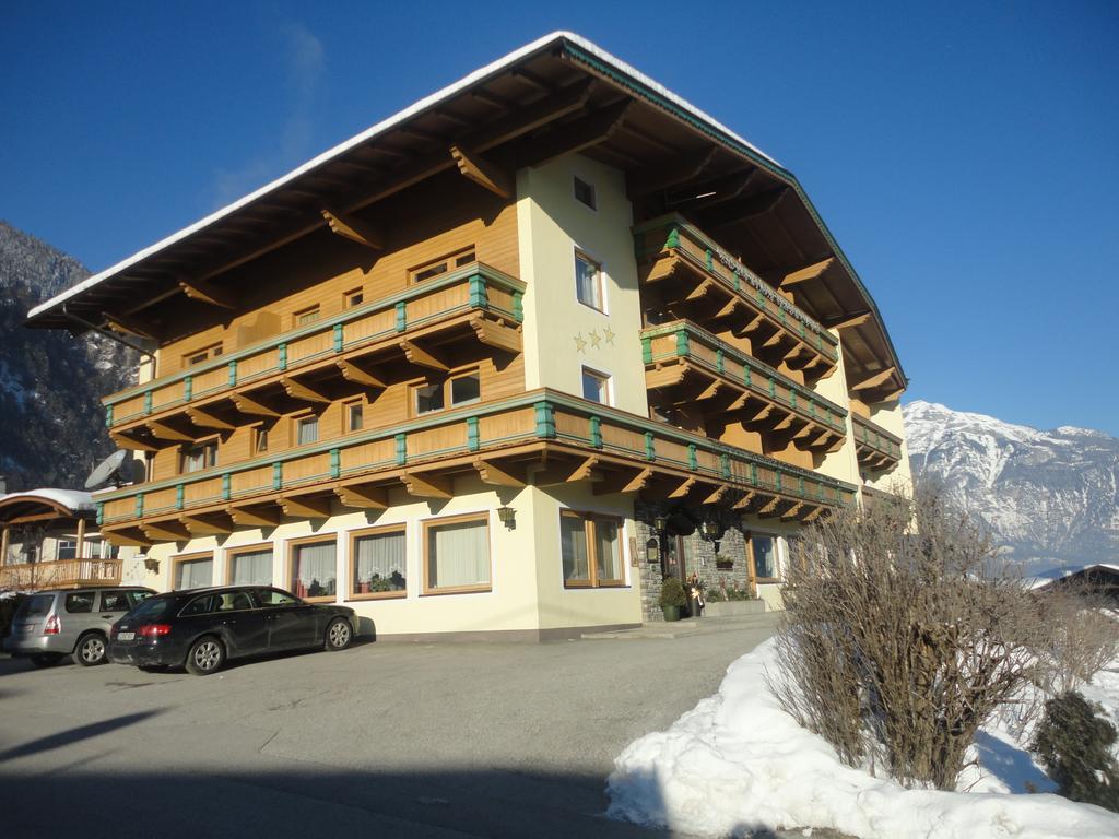 Hotel Gasthof Jaeger Zillertal Schlitters Bagian luar foto