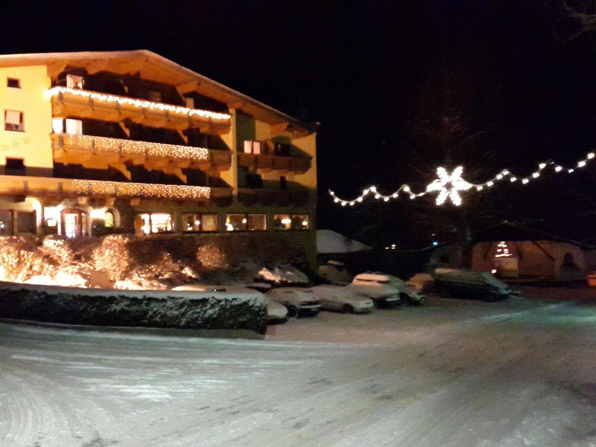 Hotel Gasthof Jaeger Zillertal Schlitters Bagian luar foto