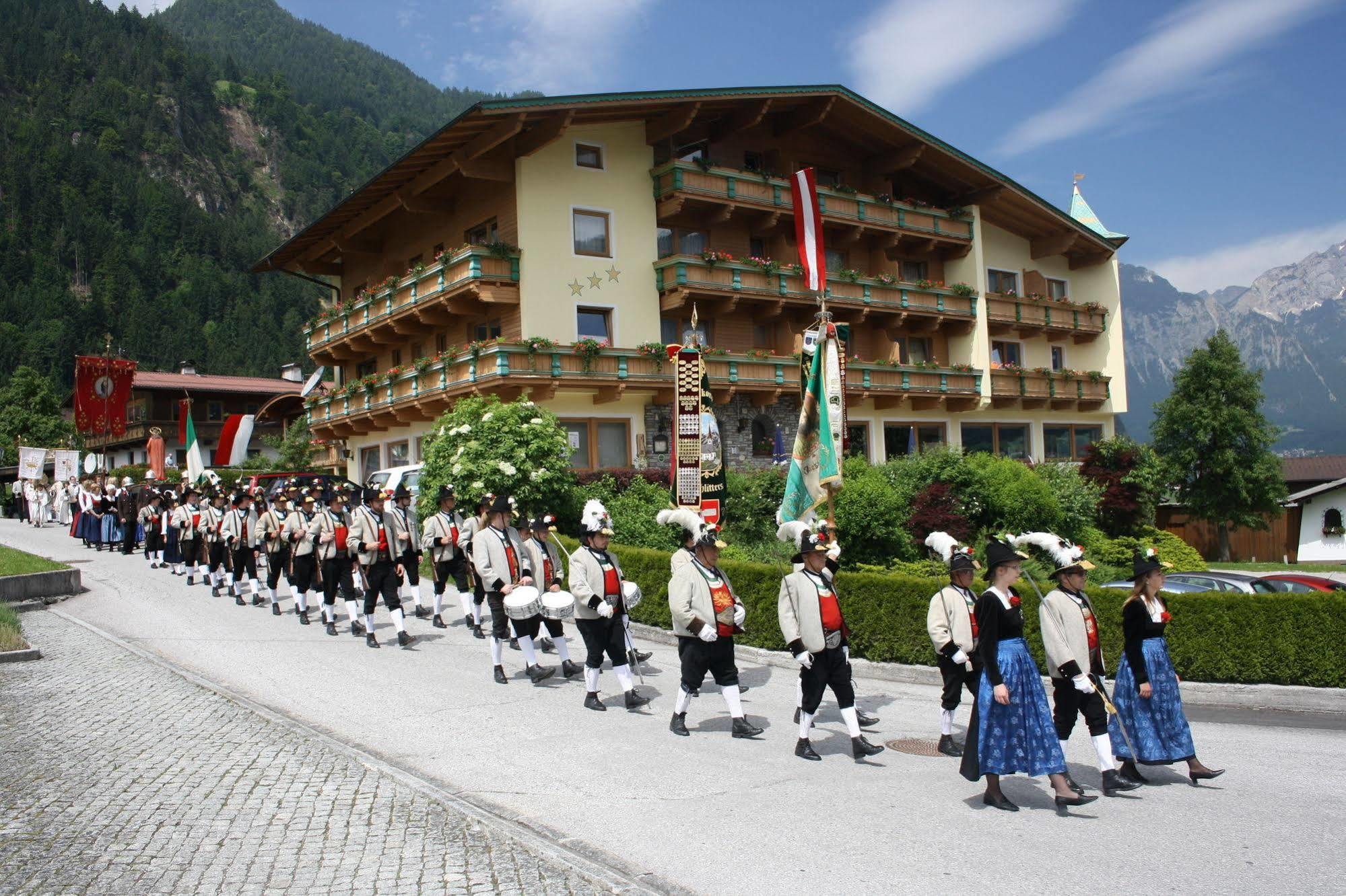 Hotel Gasthof Jaeger Zillertal Schlitters Bagian luar foto