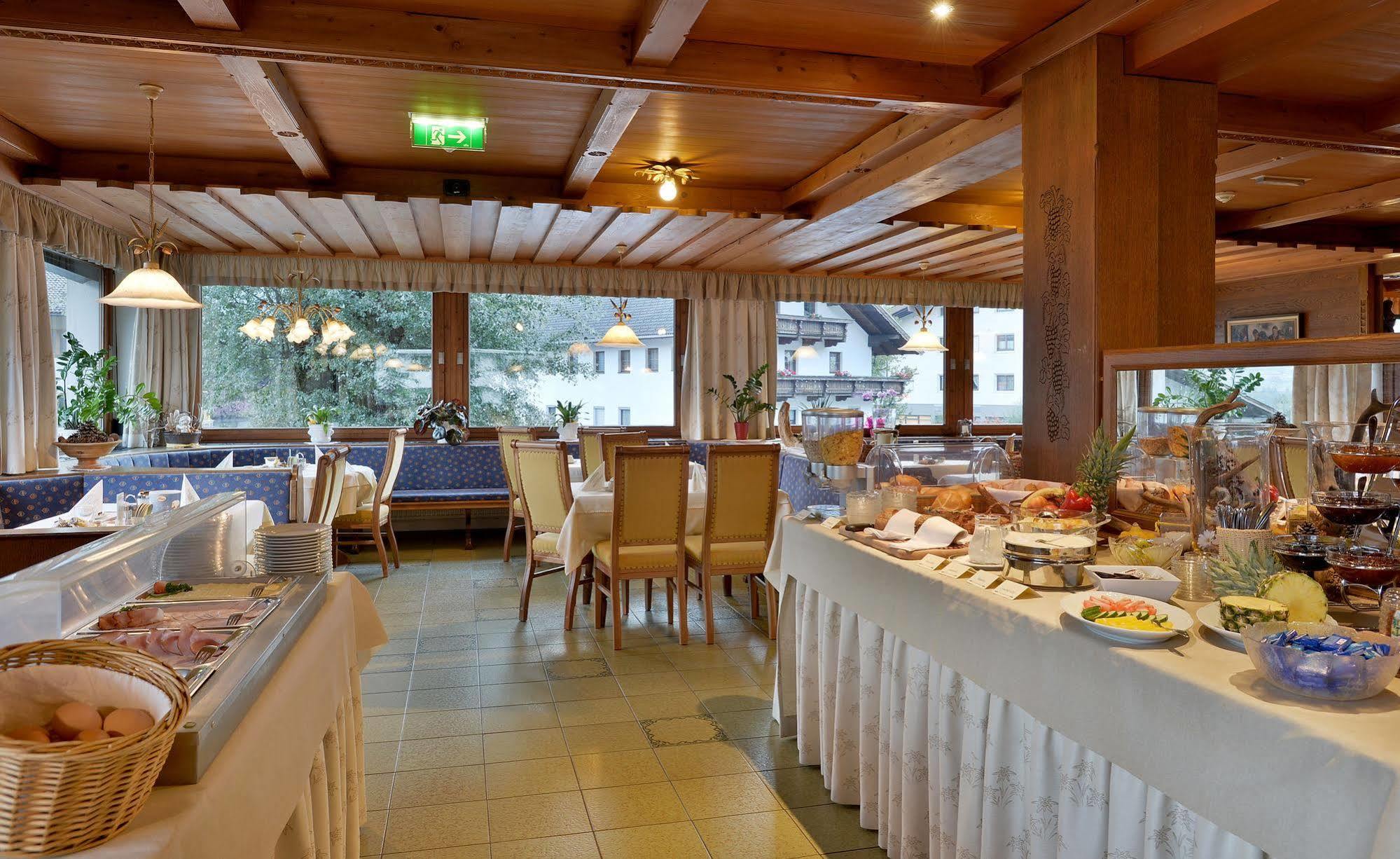 Hotel Gasthof Jaeger Zillertal Schlitters Bagian luar foto