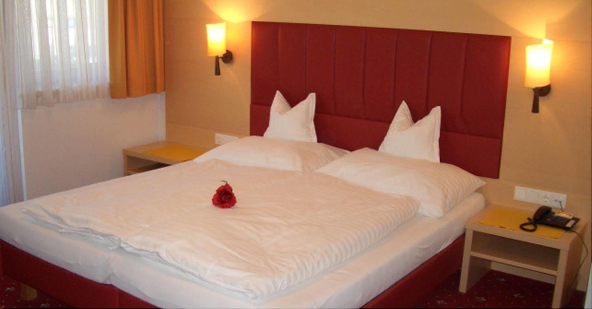 Hotel Gasthof Jaeger Zillertal Schlitters Bagian luar foto